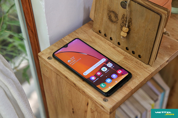 Với cấu hình vượt trội cùng camera chụp ảnh đẹp nhất trong phân khúc giá bán, Galaxy A20s được nhiều người chọn lựa để phục vụ nhu cầu sử dụng thực tế mỗi ngày, đáp ứng tốt trong việc kêu gọi bạn bè và người thân cùng “sống xanh”