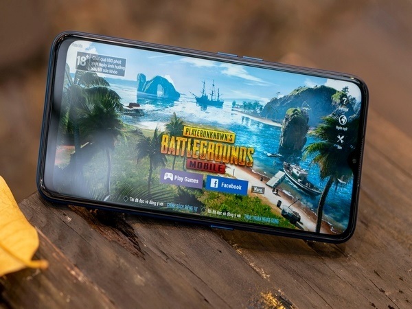 OPPO A9 2020 cân game online 7 tiếng, chỉ mất 70% pin