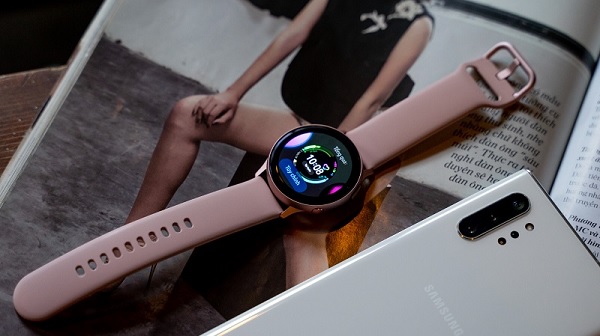 Theo dõi hoạt động là 1 trong những tính năng hỗ trợ sức khỏe của Galaxy Watch Active2 khá tuyệt
