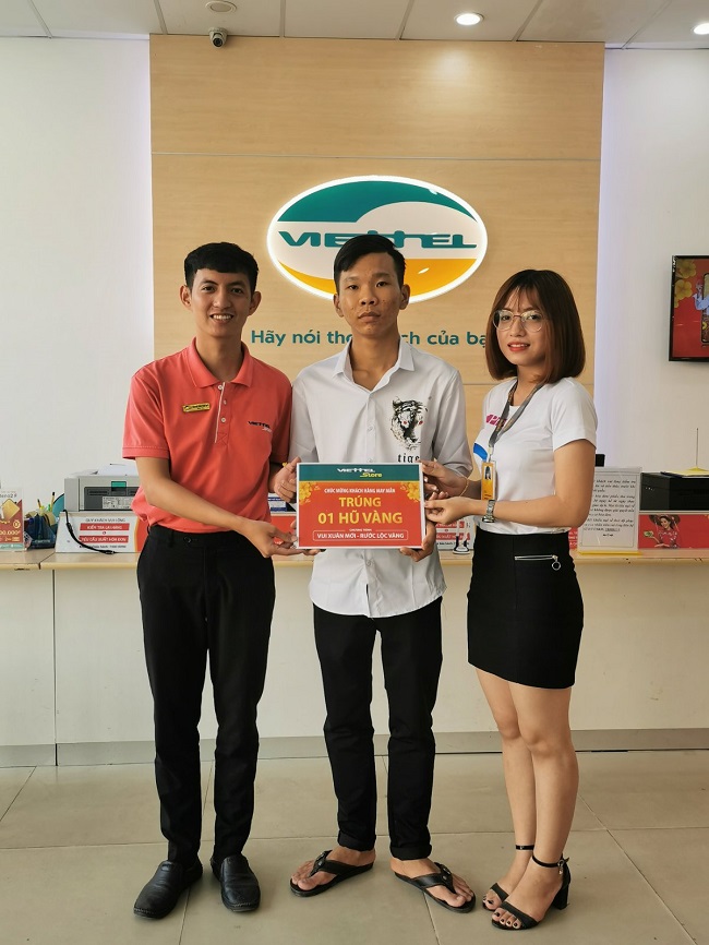 Nguyễn Vĩnh Phong siêu thị BDG22 trúng thưởng chương trình" vui xuân mới rước lộc vàng"