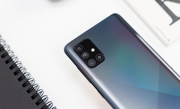 Cụm camera sau của Galaxy A71