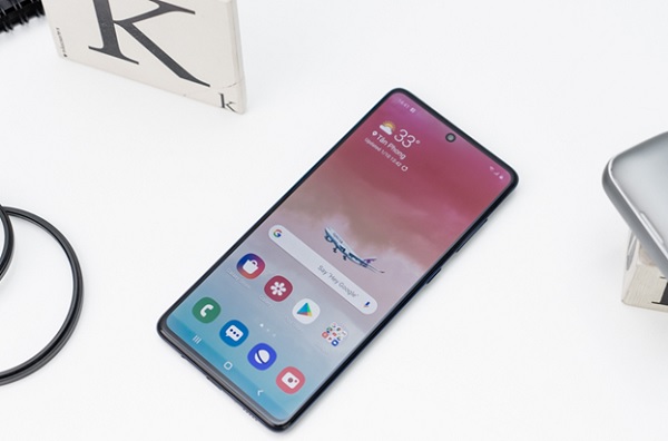 Màn hình Galaxy A71 được thiết kế theo kiểu Infinity-O