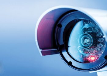 Cách phát hiện camera quay lén trong phòng khi đi du lịch chỉ với smartphone