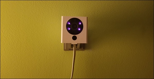 Quét qua camera smartphone sẽ thấy ngay 4 ánh hồng ngoại từ camera giám sát