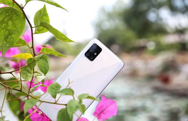 Galaxy A51 là mẫu smartphone trang bị camera Macro đầu tiên của Samsung mang đến những bức ảnh chụp hết sức độc đáo và mới lạ
