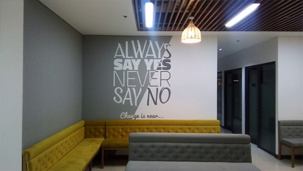 Ảnh chụp trong nhá khá ấn tượng, tự động điều chỉnh màu sắc tốt