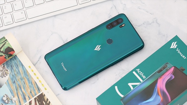 Mặt sau Vsmart Active 3