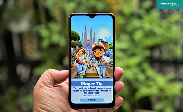 Cả hai đều có cấu hình ổn trong tầm giá