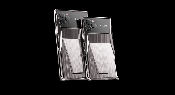 “Sock toàn tập” trước phiên bản iPhone 11 Pro Cyberphone giá 122 triệu đồng