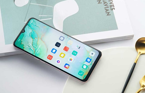 Màn hình OPPO Reno3 an toàn cho mắt khi vượt qua các bài kiểm tra của phòng thí nghiệm Rheinland.