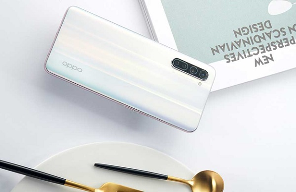 Camera chính trên Reno3 là cảm biến Sony IMX 686 có khẩu độ F / 1.8 và được trang bị chống rung điện tử EIS. Máy hỗ trợ quay video 4K 30fps và quay được video slo-mo 240fps.