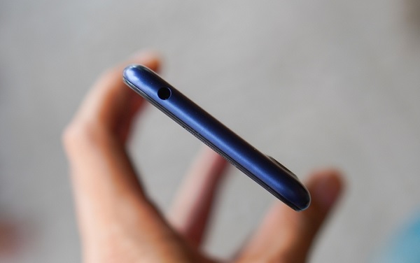 Galaxy A01 vẫn được trang bị jack cắm tai nghe 3.5mm