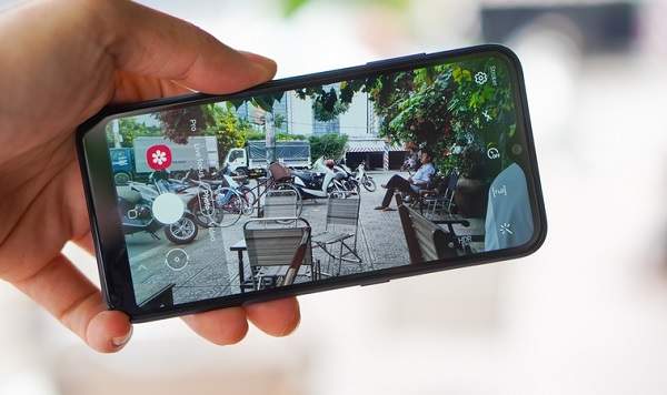 Cụm camera kép mặt sau trên Galaxy A01 chỉ ở mức đủ dùng