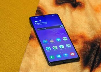 Hai cạnh viền Galaxy S10 Lite đều rất mỏng