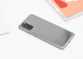 Cận cảnh Galaxy S20 – Đẹp “hết nấc”, cấu hình cao không mua hơi phí