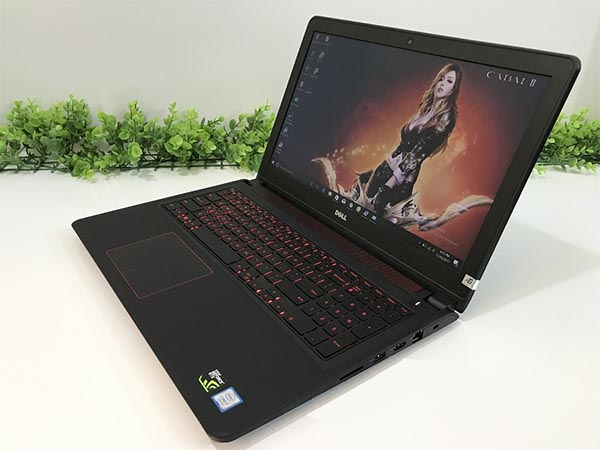 Kích thước màn hình khoảng 15.6 inch