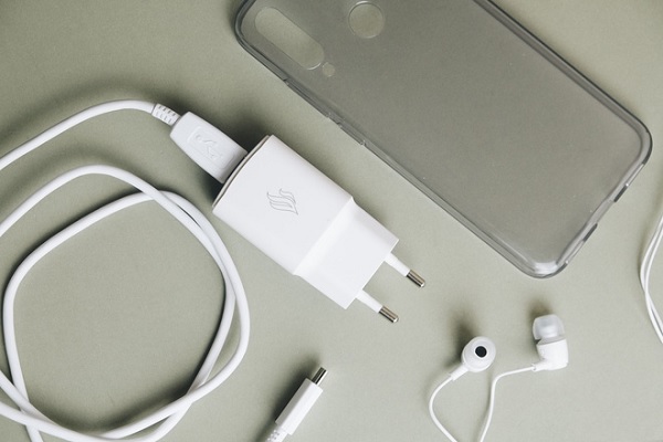 Phụ kiện đi kèm của Vsmart Joy 3