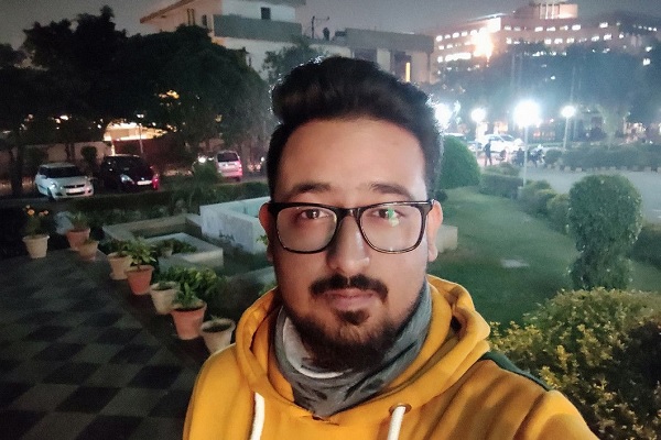 Hình ảnh chụp từ camera selfie khá sắc nét