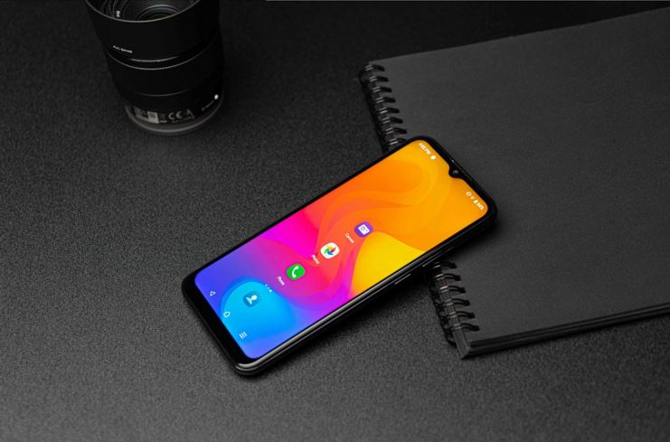 Vsmart Joy 3 sở hữu màn hình cực lớn. 