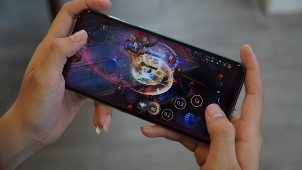 Chiến game mượt mà trên vivo V17 Pro
