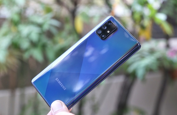 Galaxy A71 với hệ thống 4 camera sau đem lại khả năng chụp ảnh tuyệt vời