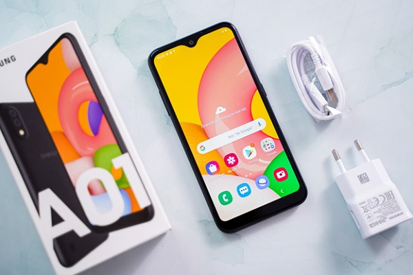 Samsung Galaxy A01 phiên bản màu đen thanh lịch