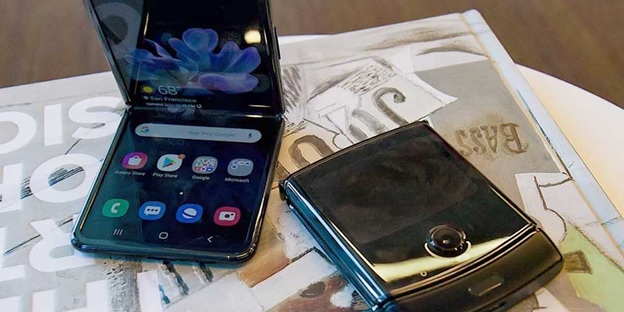 Galaxy Z Flip và Motorola Razr có cùng cơ chế gập giống nhau