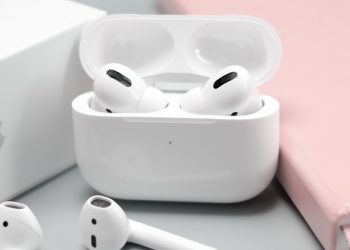Rò rỉ AirPods Pro Lite, Apple muốn cạnh tranh với Galaxy Buds+ của Samsung