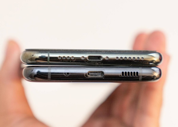 Cả hai cùng không có jack cắm 3.5mm