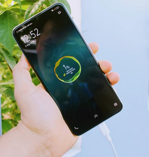 Công nghệ sạc nhanh Dual Engine trên Vivo Y19
