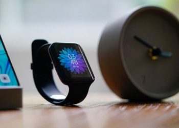 OPPO Watch ra mắt: “Diện mạo” giống Apple Watch, giá chỉ 5 triệu