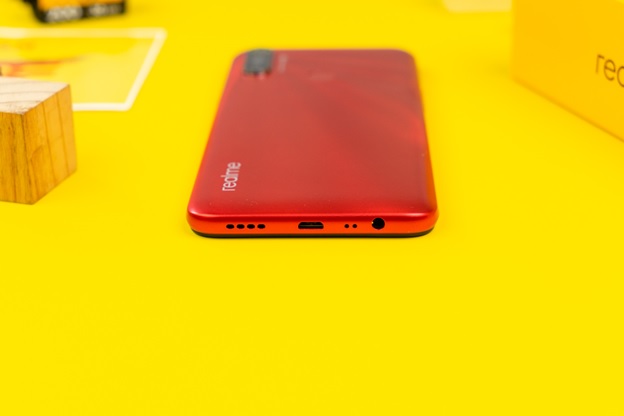 Máy vẫn giữ jack tai nghe 3.5mm