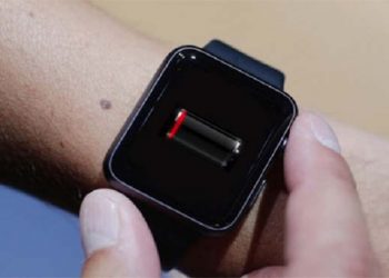 Apple Watch bị rơi dẫn đến lỗi không lên nguồn