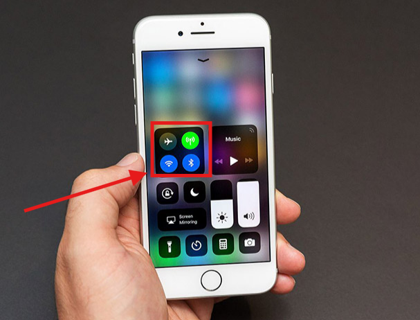 cách chia sẻ wifi trên iphone