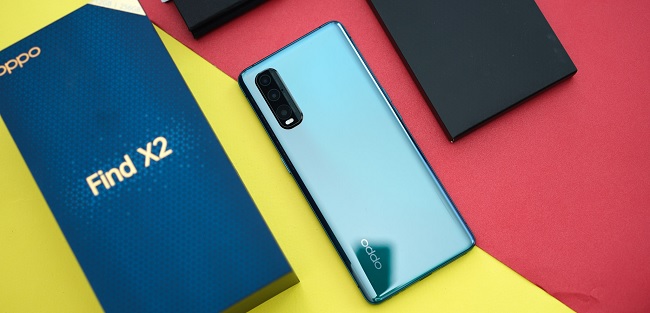 Find X2 dễ bám vân tay và không được trang bị khả năng chống nước, bụi chuẩn IP68
