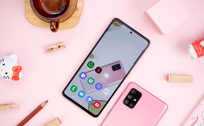 Galaxy A51 & A71 mang thiết kế thời thượng: màn hình “đục lỗ”, camera hình chữ nhật