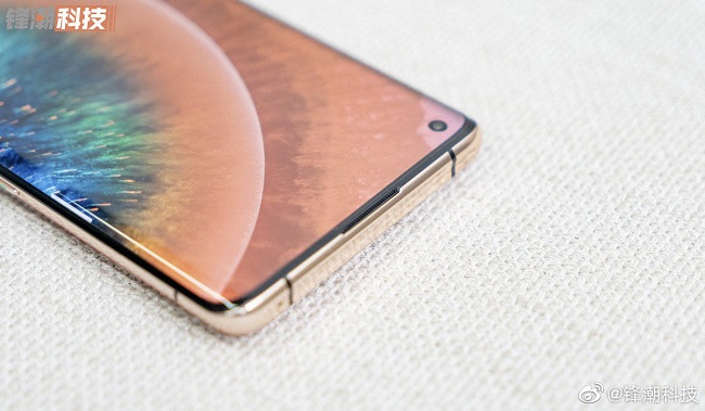 Cạnh trên của OPPO Find X2 Pro