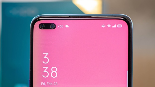 OPPO đã rất tinh tế khi đưa loa thoại Reno3 Pro vừa vặn trùng lên viền bezel phía trên