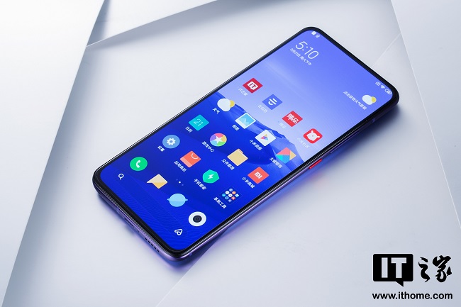 Màn hình Redmi K30 Pro khá lớn AMOLED với kích thước 6.7 inch, độ phân giải full HD+