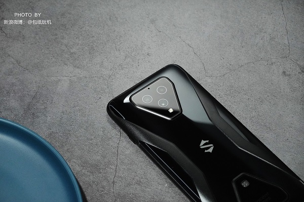 Ba camera sau của Black Shark 3 sẽ bao gồm một camera chính 64MP, một camera 13MP và một camera 5MP