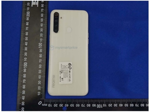 Ảnh rò rỉ thiết kế Realme 6i trước đó