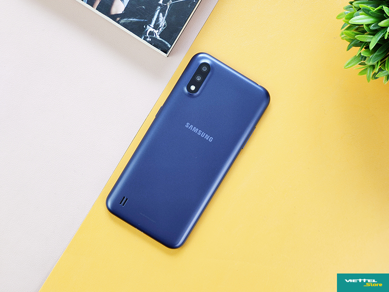 Cảm giác cầm nắm thân thiện là điểm cộng lớn trong thiết kế A01