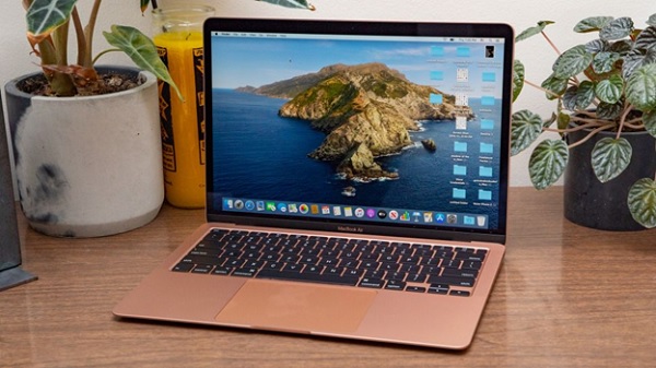 MacBook Air 2020 cho âm thanh lớn, âm trầm mạnh mẽ