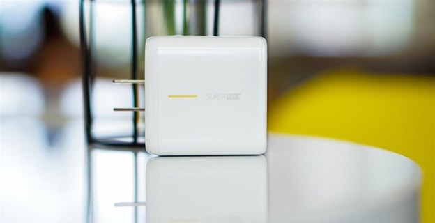 Find X2 còn được trang bị củ sạc VOOC 2.0 với công suất 65W cho tốc độ sạc nhanh siêu khủng