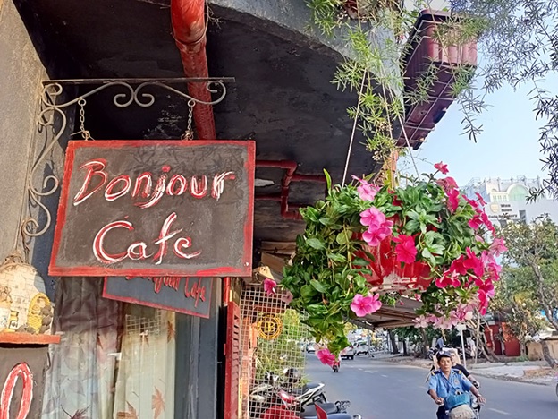 Ảnh chụp ở chế độ HDR nên vùng tối có hơi bệt đi một chút