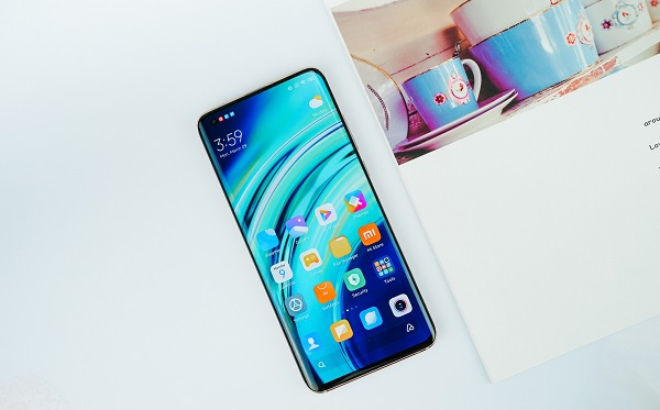 Đánh giá Xiaomi Mi 10 về thiết kế