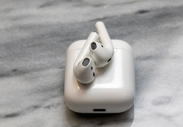 Tai nghe AirPods.