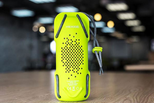 Loa Microlab D22 có thời lượng sử dụng lâu dài, là người bạn đồng hành trong những chuyến đi