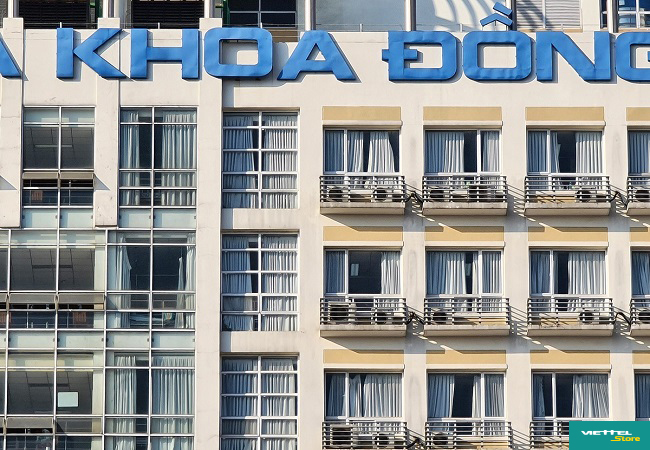 Ảnh chụp ở chế độ zoom 10x giúp người xem có thể thấy rõ cảnh vật bên trong căn phòng bệnh viện