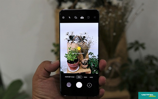 Galaxy S20 Ultra chụp ảnh siêu rõ nét, đồng thời còn hướng dẫn người dùng canh bố cục để cho bức ảnh đẹp nhất